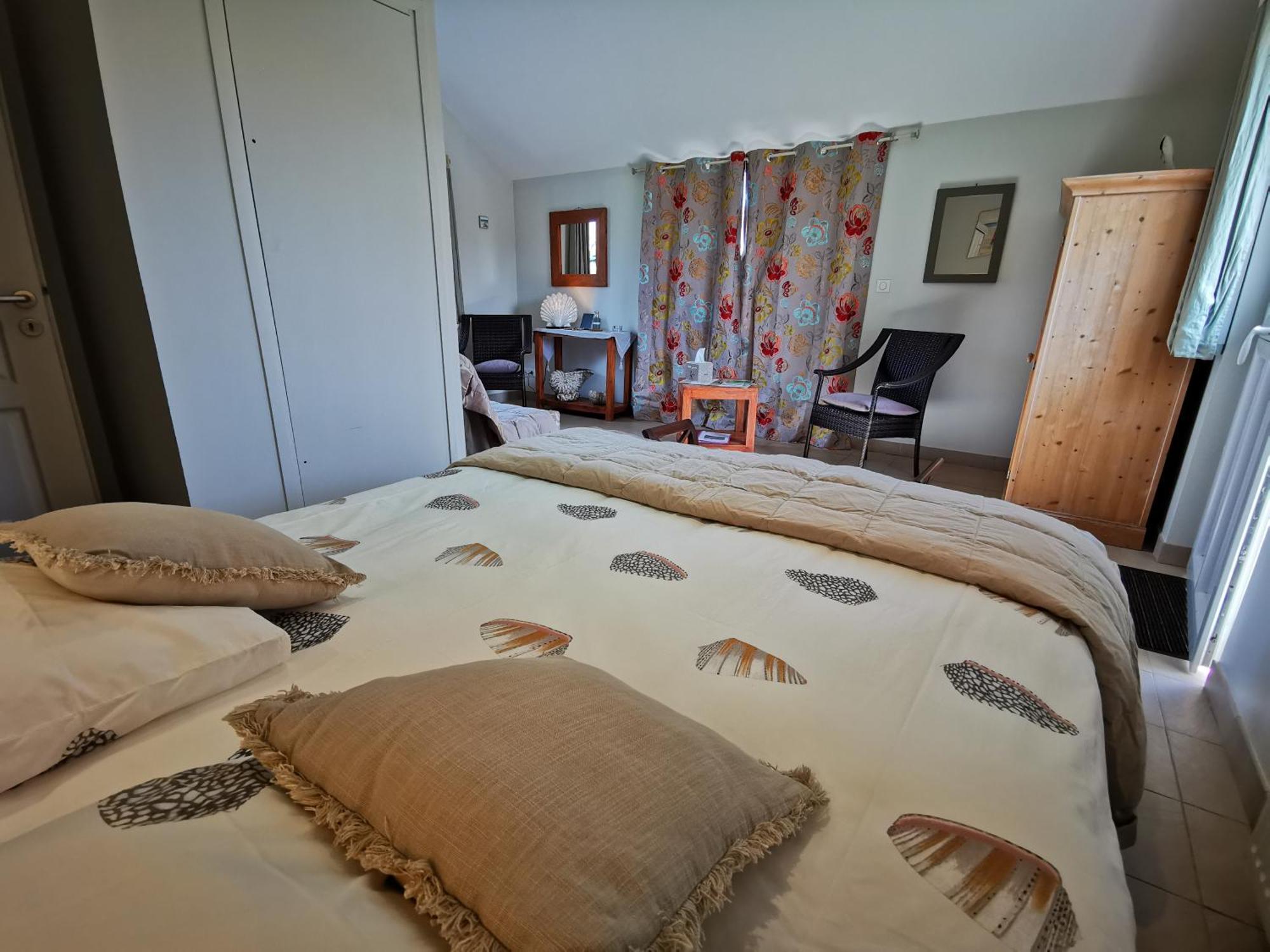 Hotel Les Marronniers Cambremer Zimmer foto